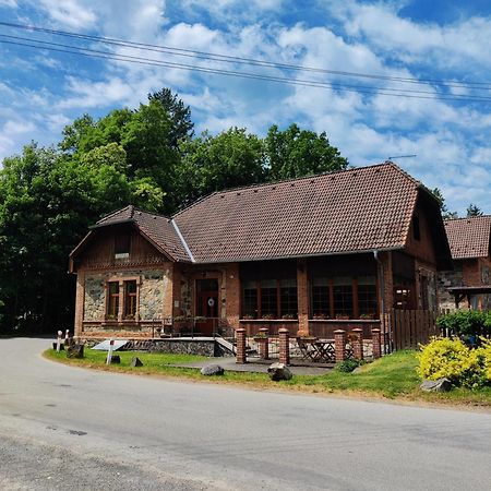 Hotel Penzion Pacovka Chynov Esterno foto